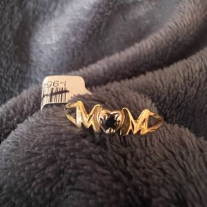 Yellow Gold 10kt Mom & Center Sapphire Stone 6.75 Ring, .50 dwt, excellent cond.